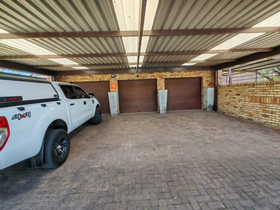 4 Bedroom Property for Sale in Vaalpark Free State